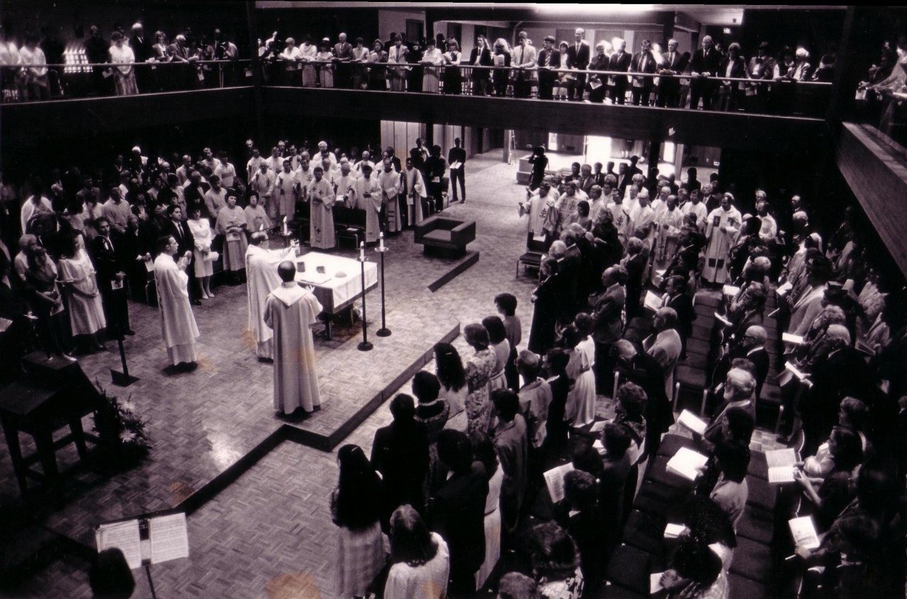 Chapel of Christ the Teacher Dedication, October 5, 1986 (University Archives photo)